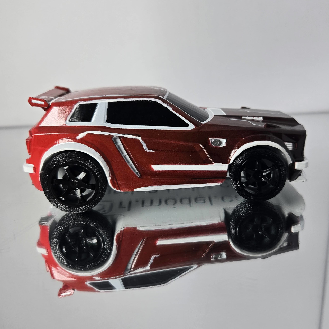 Fennec - White Trim - Red Body - TW Mainframe with Black Front - Black Hiro - Image 4