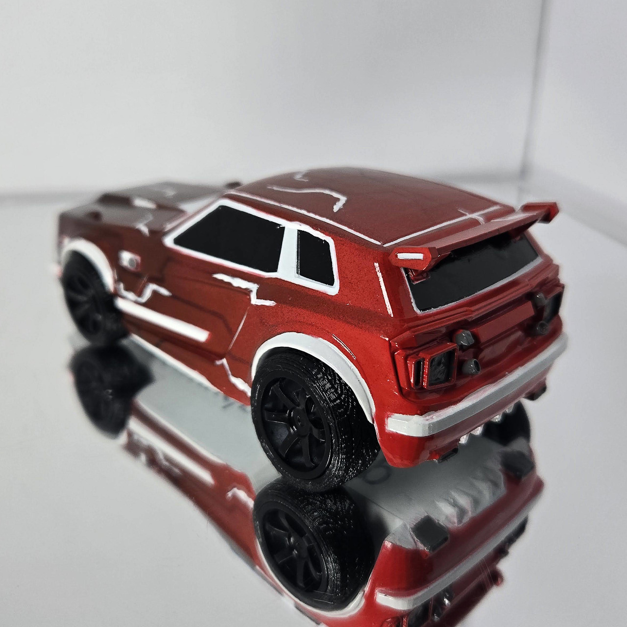 Fennec - White Trim - Red Body - TW Mainframe with Black Front - Black Hiro - Image 5