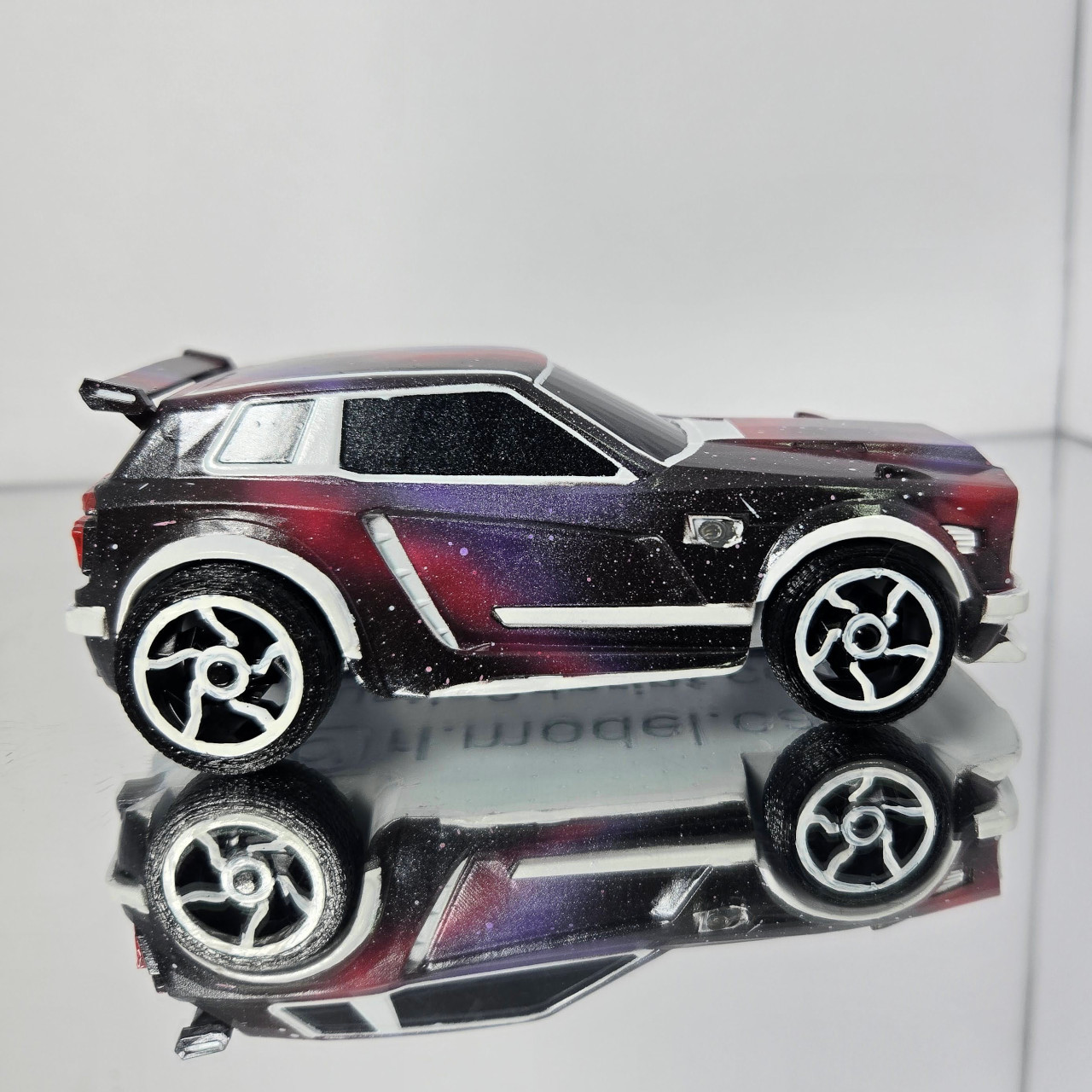 Fennec - White Trim - Red and Purple Interstellar - White Chakram - Image 2