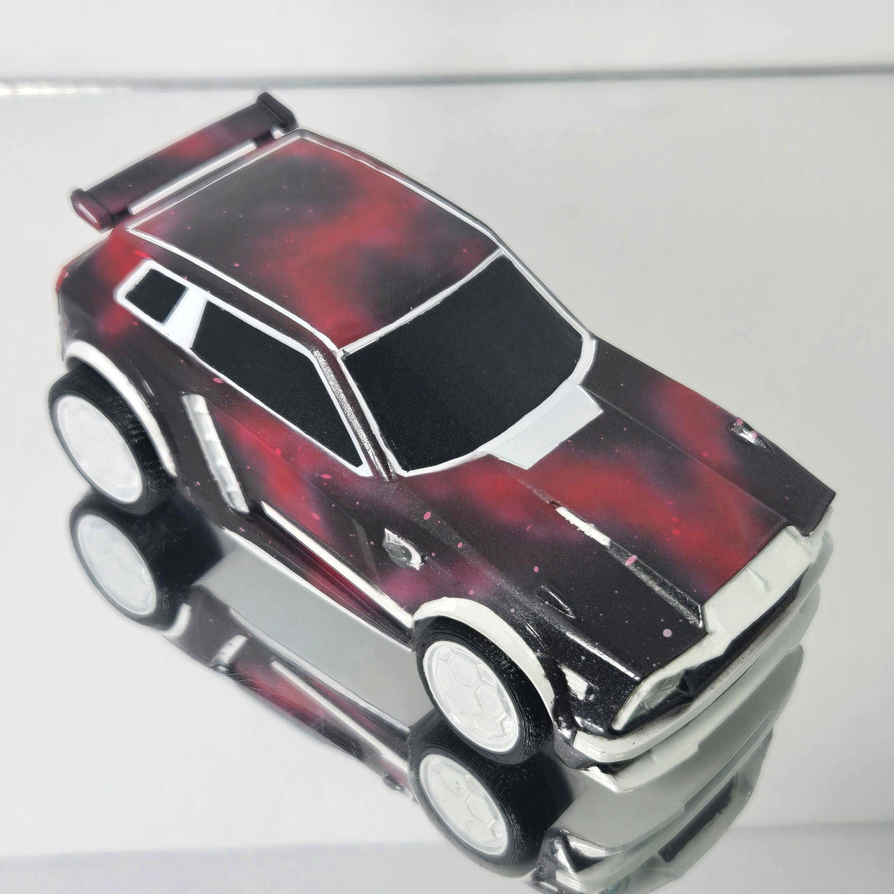 Fennec - White Trim - Red Interstellar - White Cristiano