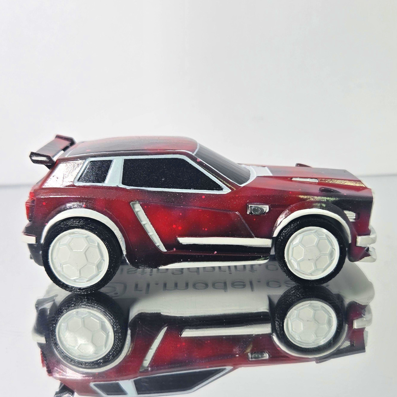 Fennec - White Trim - Red Interstellar - White Cristiano - Image 3